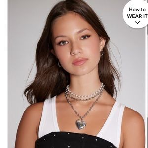 NWT layered hello kitty faux pearl necklace
